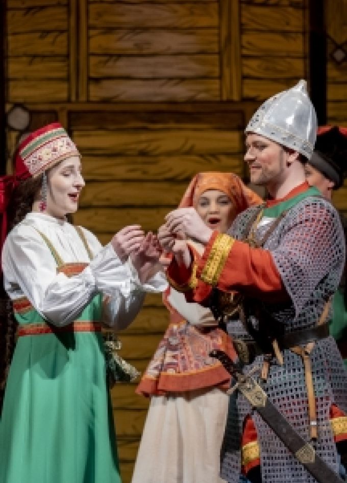 Про Ивана-молодца и подарки из ларца